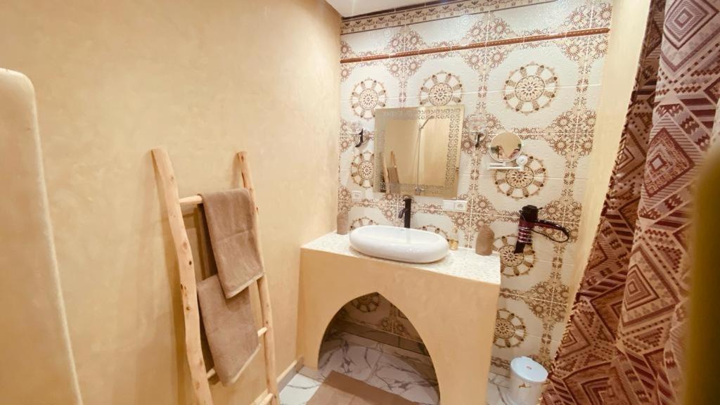 Riad & Spa Sous Le Soleil Chez Jerome Et Pamela Ch Marrakchi มาร์ราเกช ภายนอก รูปภาพ